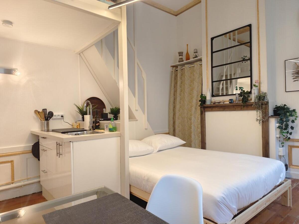 캉 Studio Lumineux Et Fleuri Idealement Situe 아파트 외부 사진