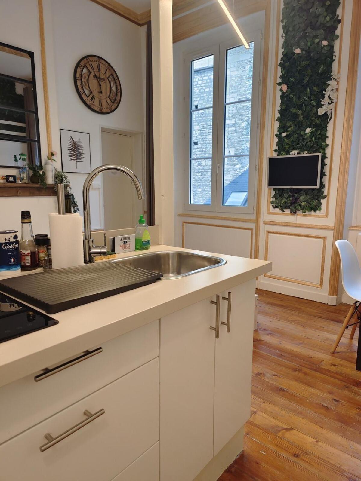 캉 Studio Lumineux Et Fleuri Idealement Situe 아파트 외부 사진