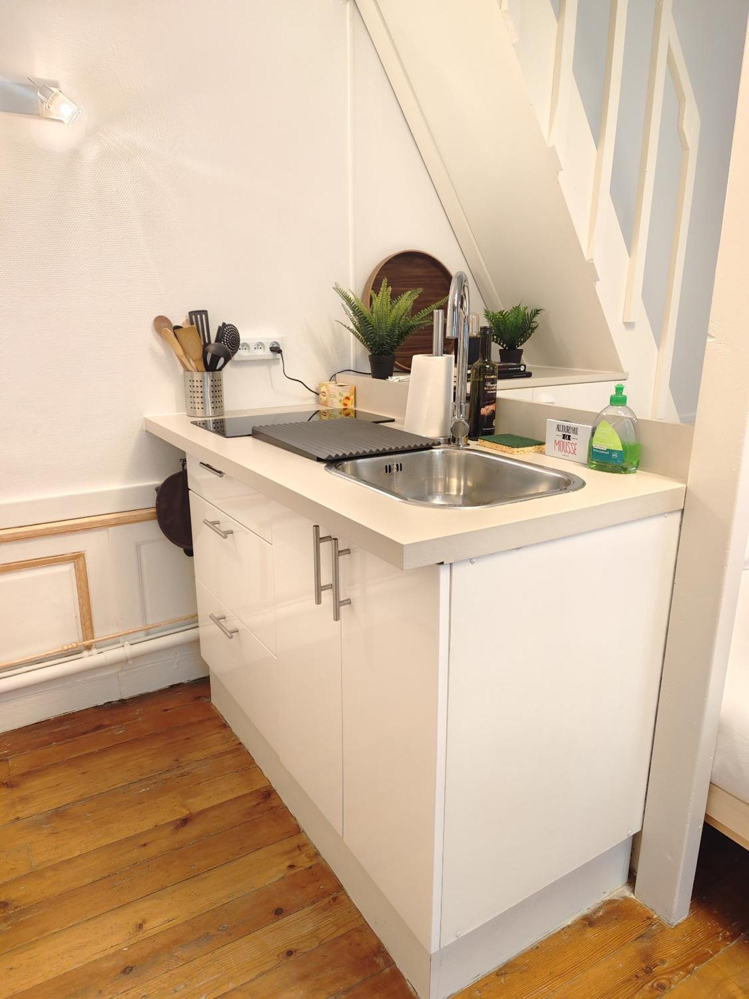 캉 Studio Lumineux Et Fleuri Idealement Situe 아파트 외부 사진